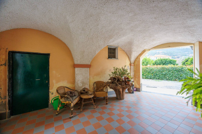 Casale in Vendita a Quiliano