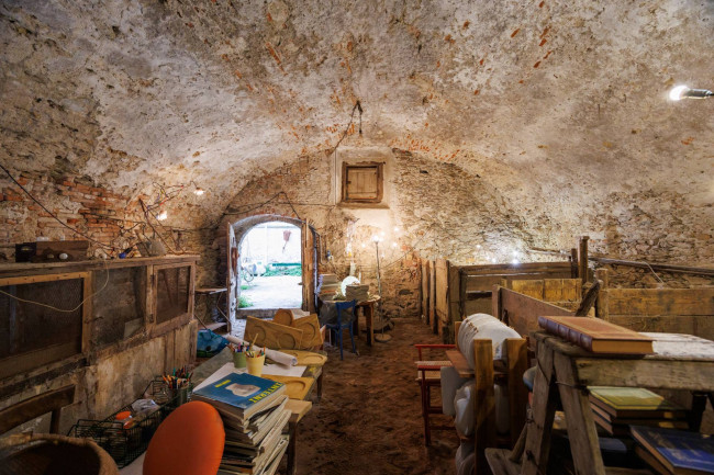 Casale in Vendita a Quiliano