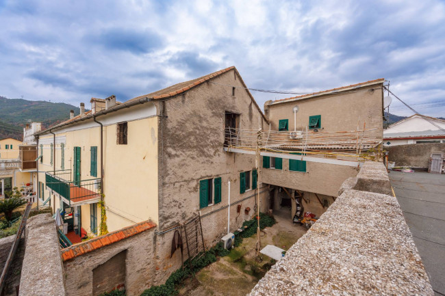 Casale in Vendita a Quiliano