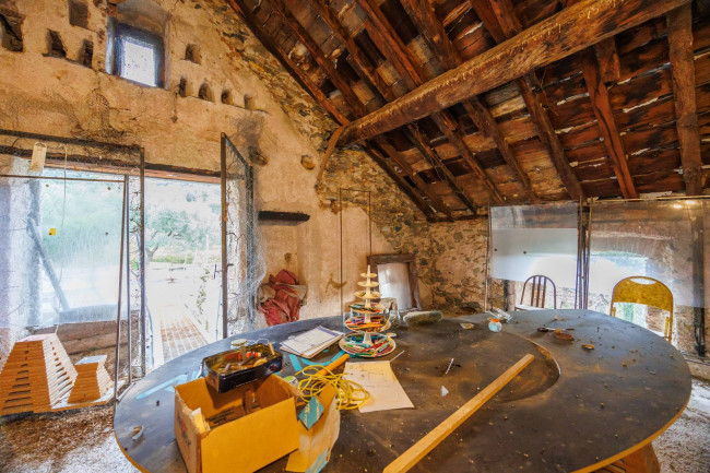 Casale in Vendita a Quiliano