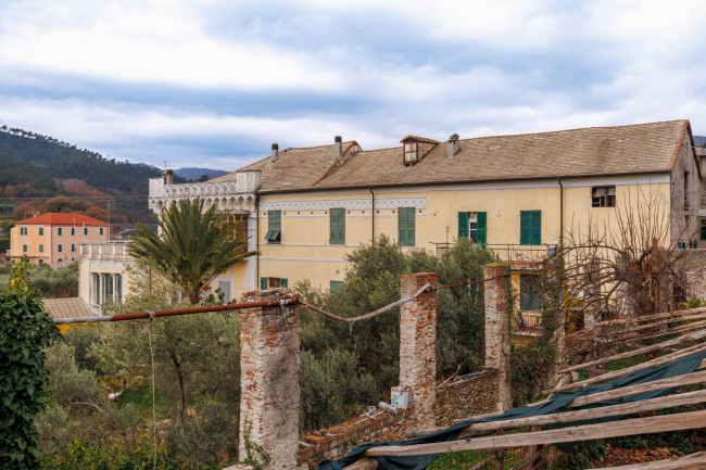 Casale in Vendita a Quiliano