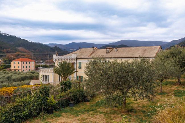 Casale in Vendita a Quiliano