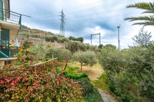 Casale in Vendita a Quiliano