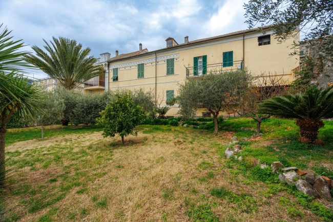 Casale in Vendita a Quiliano