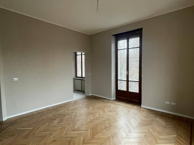 Apartment for Sale to Torino