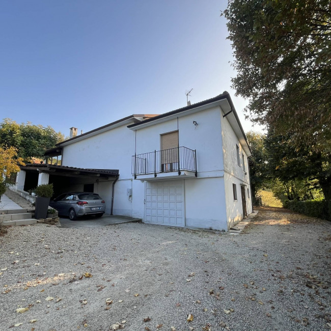 Casale in Vendita a Santo Stefano Belbo