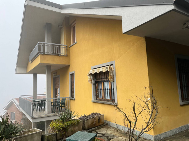 Villa Bifamiliare in Vendita a Torino