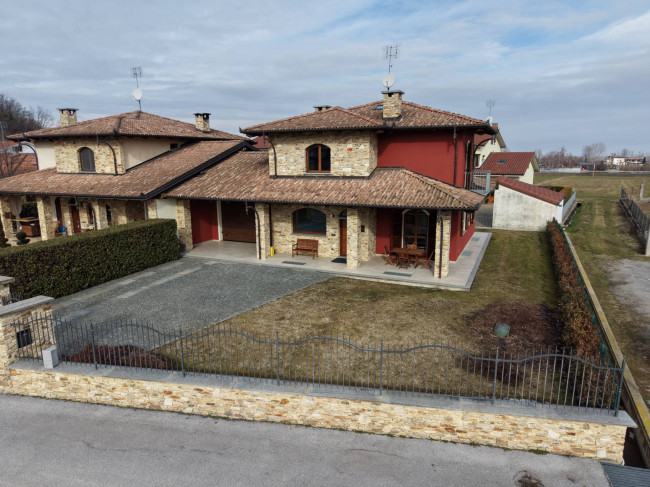 Casa indipendente in Vendita a Pianfei