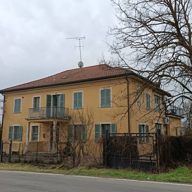 Villa in Vendita a Castell'Alfero