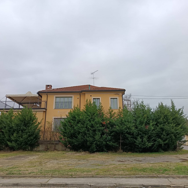 Villa in Vendita a Castell'Alfero