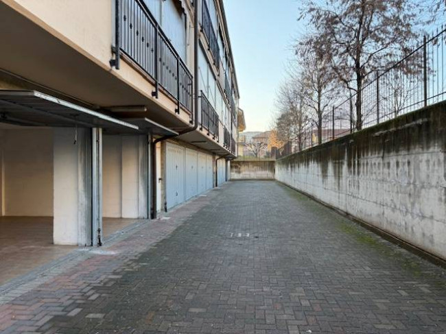 Box o garage in Vendita a Borgaro Torinese