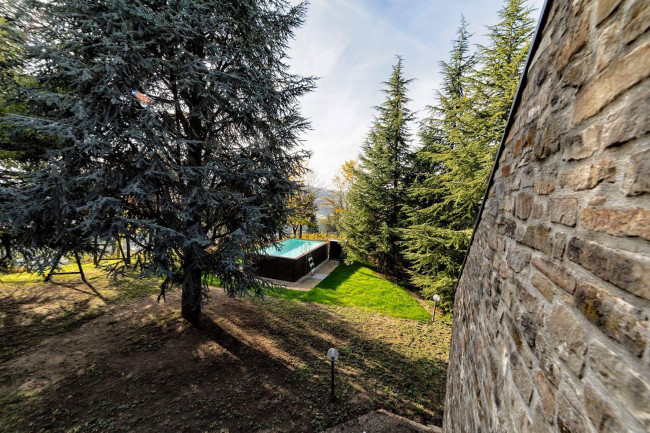 Villa in Vendita a Santo Stefano Belbo