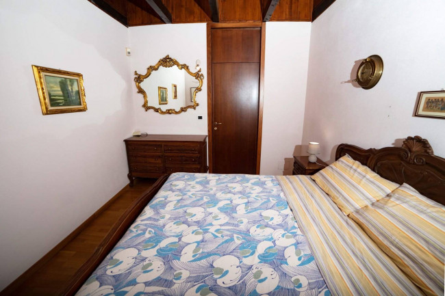 Villa in Vendita a Santo Stefano Belbo