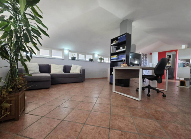 Villa in  Sell to Front