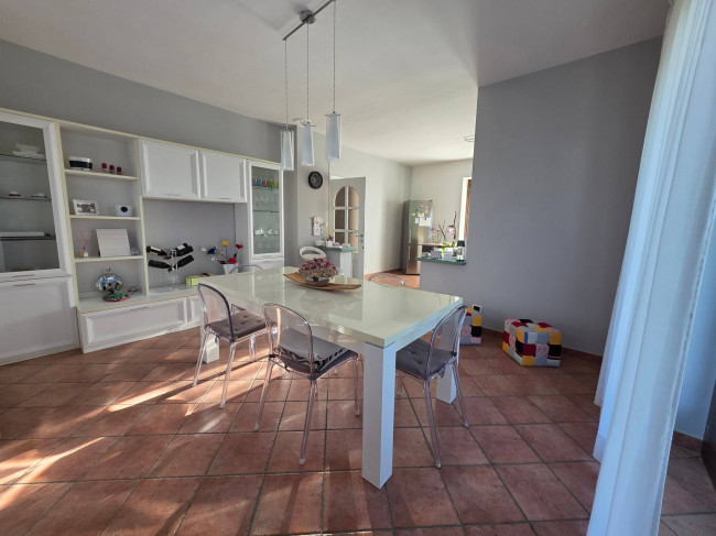 Villa in  Sell to Front