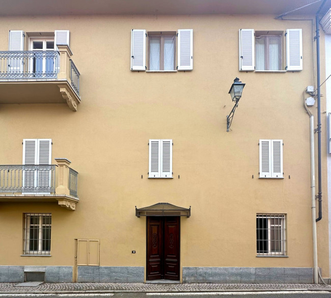 Negozio in Affitto a Castelletto Stura