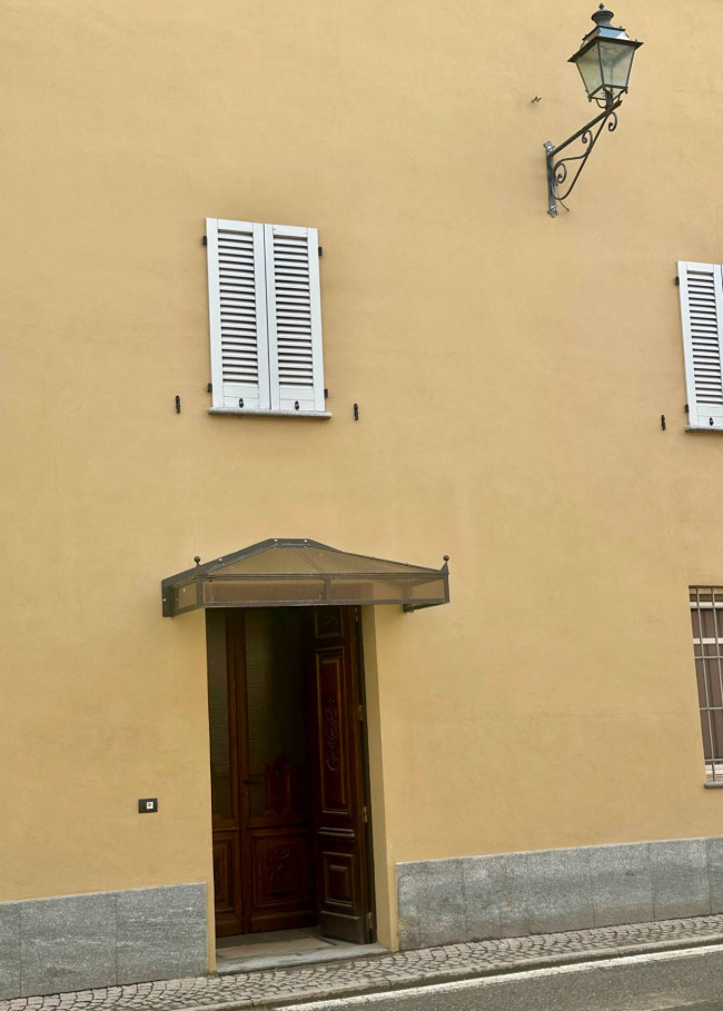 Negozio in Affitto a Castelletto Stura