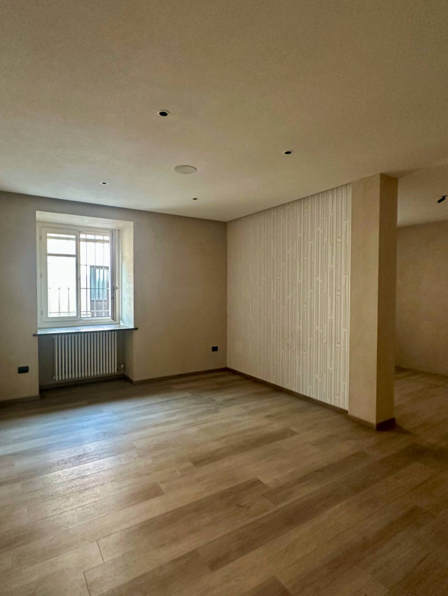 Negozio in Affitto a Castelletto Stura