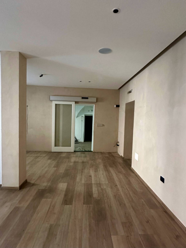 Negozio in Affitto a Castelletto Stura