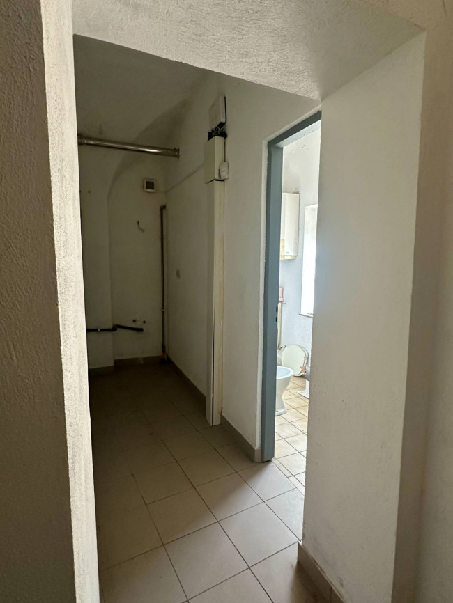 Negozio in Affitto a Castelletto Stura