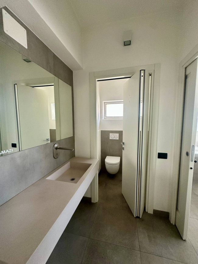 Negozio in Affitto a Castelletto Stura