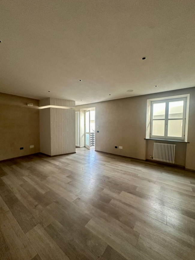 Negozio in Affitto a Castelletto Stura