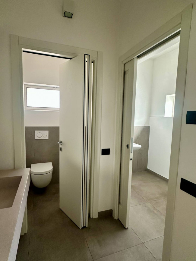 Negozio in Affitto a Castelletto Stura