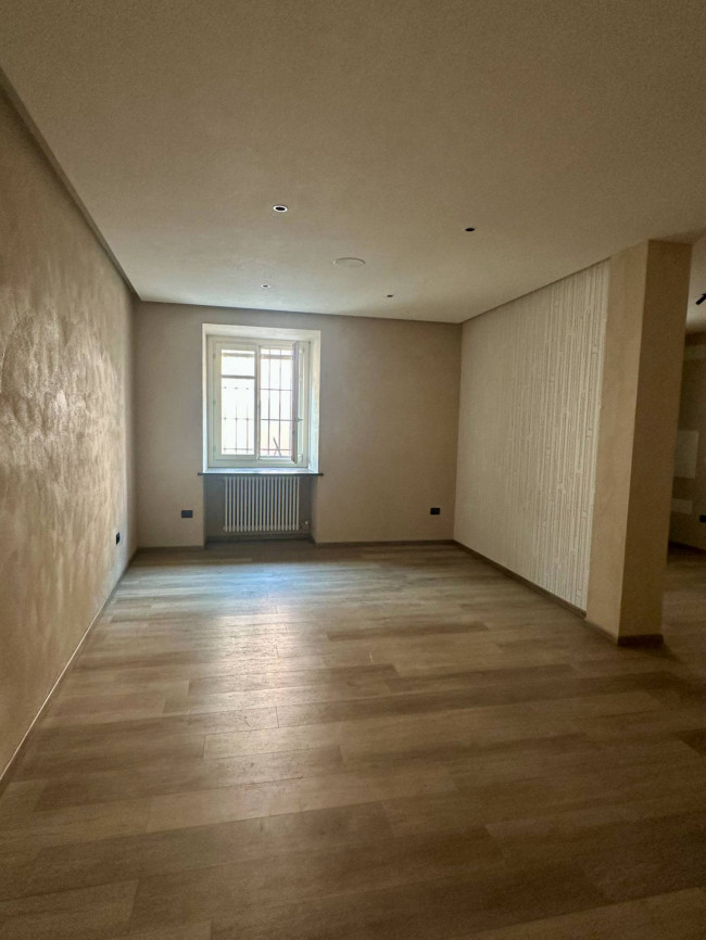 Negozio in Affitto a Castelletto Stura