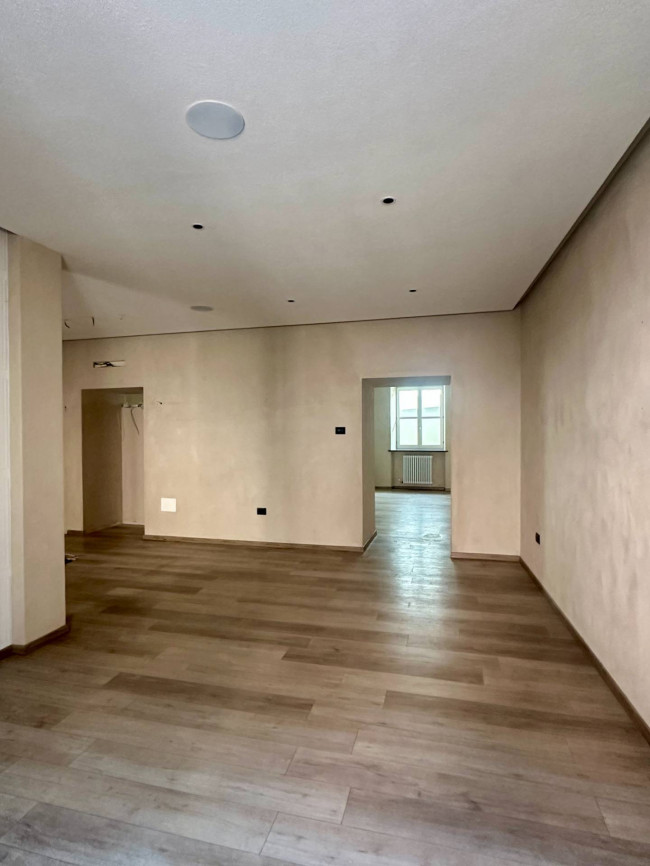 Negozio in Affitto a Castelletto Stura