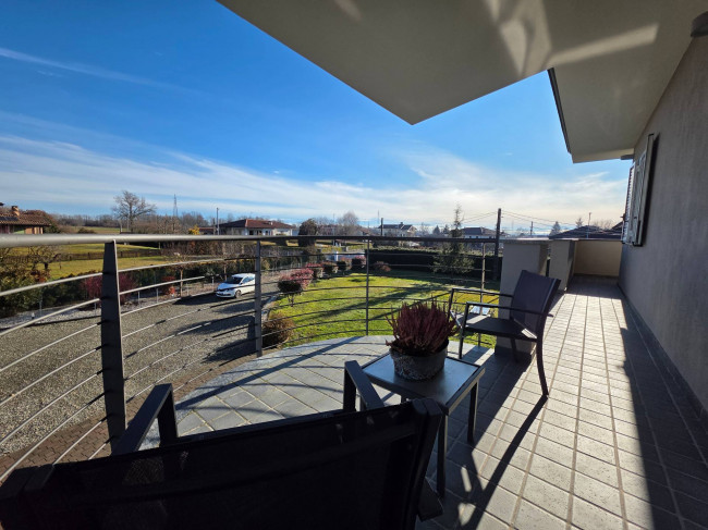 Villa in  Sell to Front