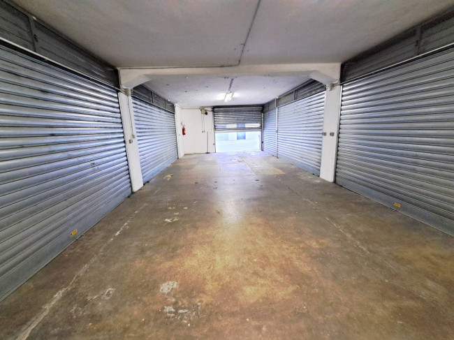 Box o garage in vendita a Torino