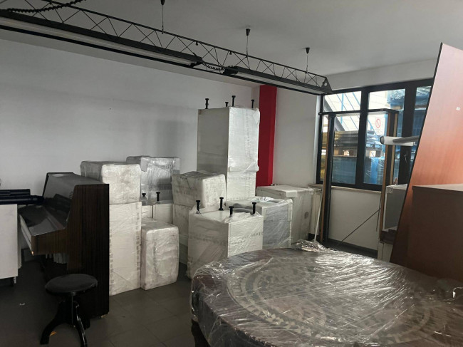 Capannone in Affitto a Collegno