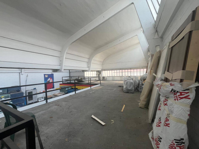 Capannone in Affitto a Collegno