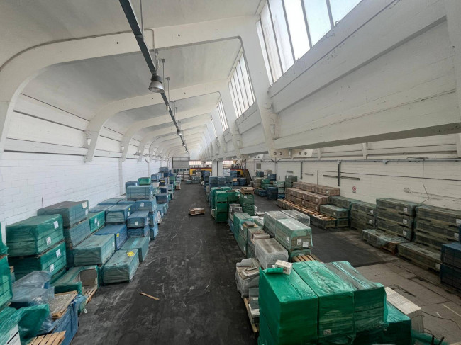 Capannone in Affitto a Collegno