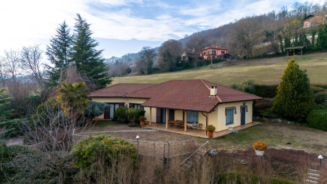 Villa for Sale to Pecetto Torinese