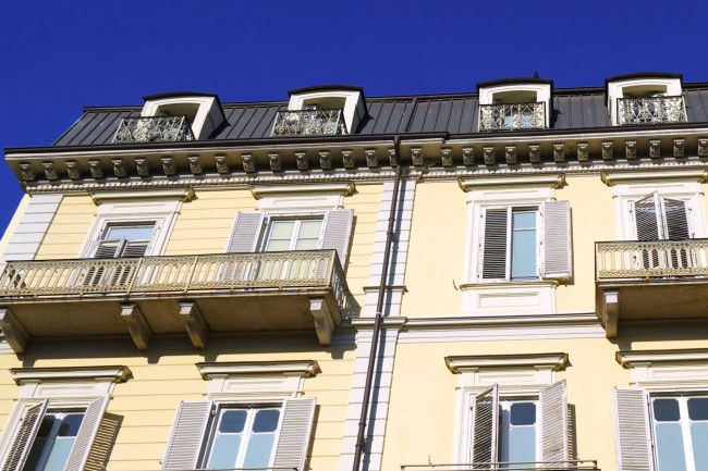 Stabile - Palazzo in Locazione a Torino
