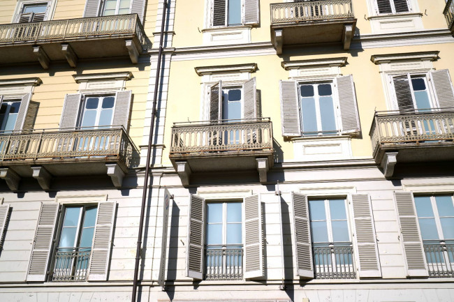 Stabile - Palazzo in Locazione a Torino