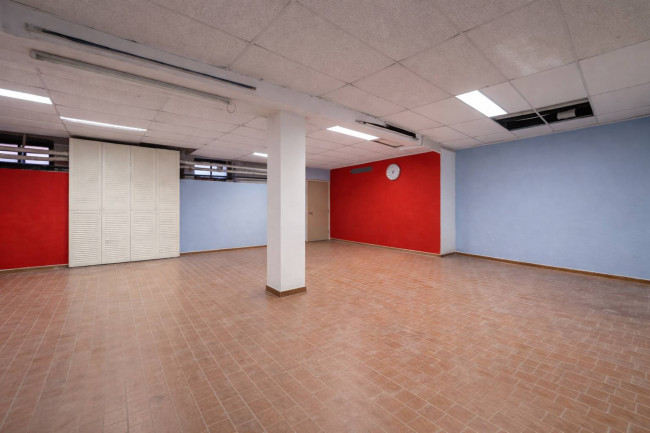 Magazzino in Vendita a Milano