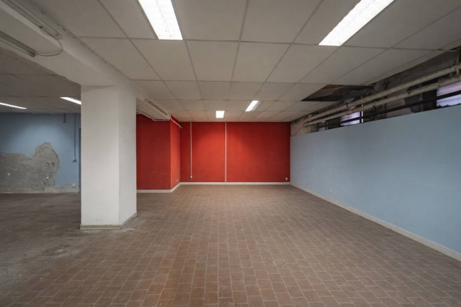 Magazzino in Vendita a Milano