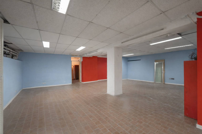 Magazzino in Vendita a Milano