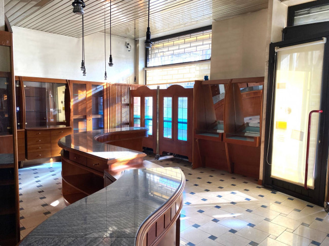 Locale commerciale in Vendita a Collegno