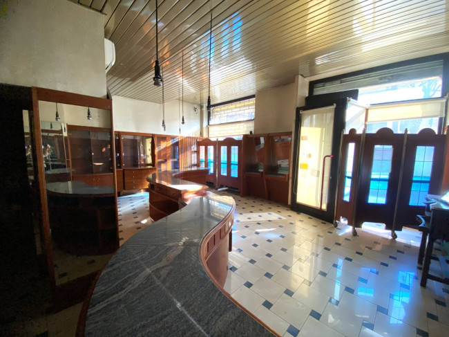 Locale commerciale in Vendita a Collegno