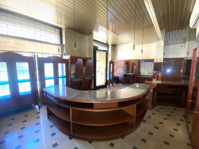 Locale commerciale in Vendita a Collegno