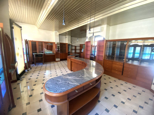 Locale commerciale in Vendita a Collegno