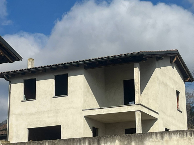 Villa in Vendita a Ottiglio