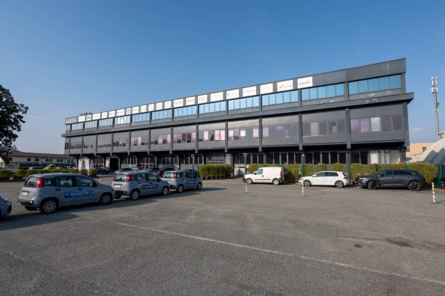 Capannone in Vendita a Grugliasco