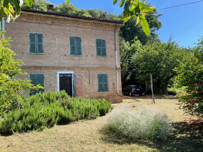 Porzione di casa in Vendita a Incisa Scapaccino