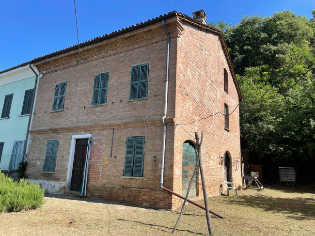 Porzione di casa in Vendita a Incisa Scapaccino