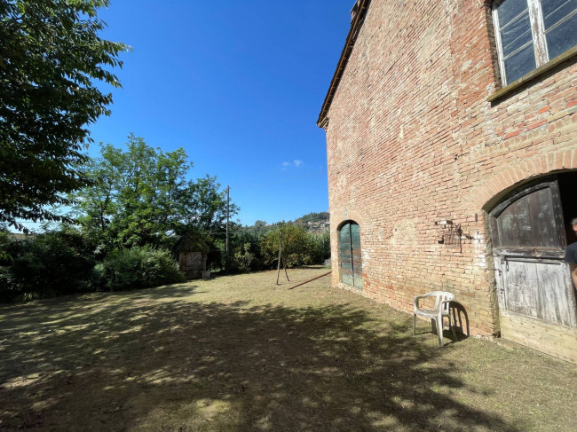Porzione di casa in Vendita a Incisa Scapaccino