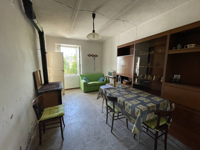 Porzione di casa in Vendita a Incisa Scapaccino